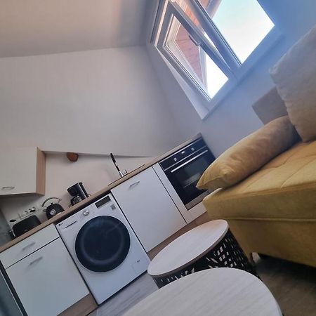 Apartament Steep-Climb Attic Studio W Floor Heating, Two Beds & 55" Tv Zagrzeb Zewnętrze zdjęcie