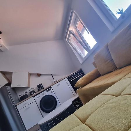 Apartament Steep-Climb Attic Studio W Floor Heating, Two Beds & 55" Tv Zagrzeb Zewnętrze zdjęcie