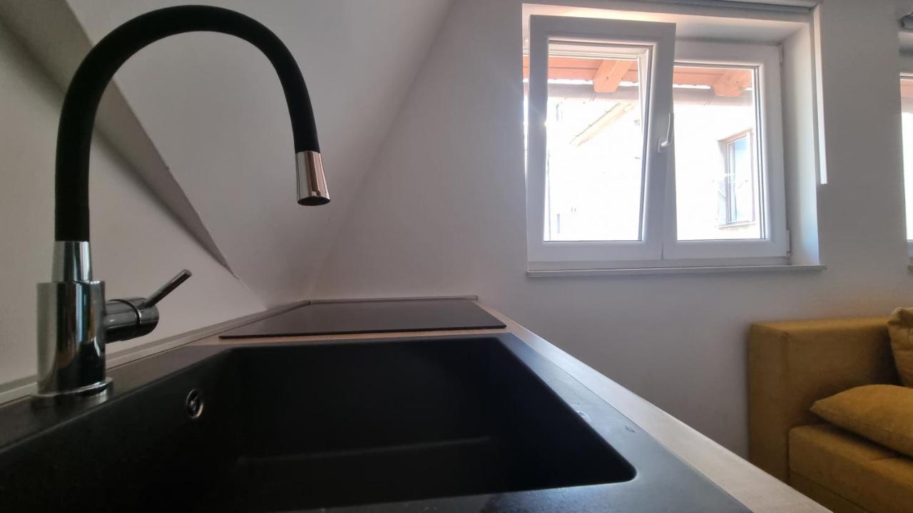 Apartament Steep-Climb Attic Studio W Floor Heating, Two Beds & 55" Tv Zagrzeb Zewnętrze zdjęcie