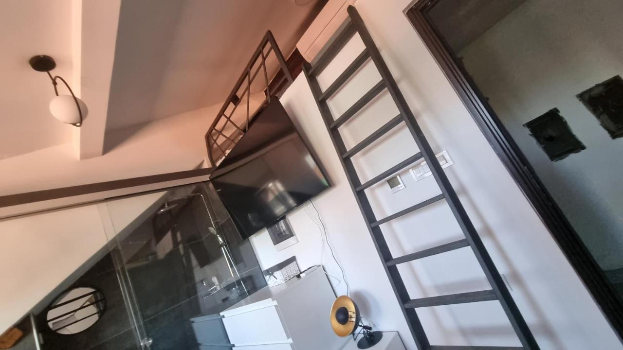 Apartament Steep-Climb Attic Studio W Floor Heating, Two Beds & 55" Tv Zagrzeb Zewnętrze zdjęcie